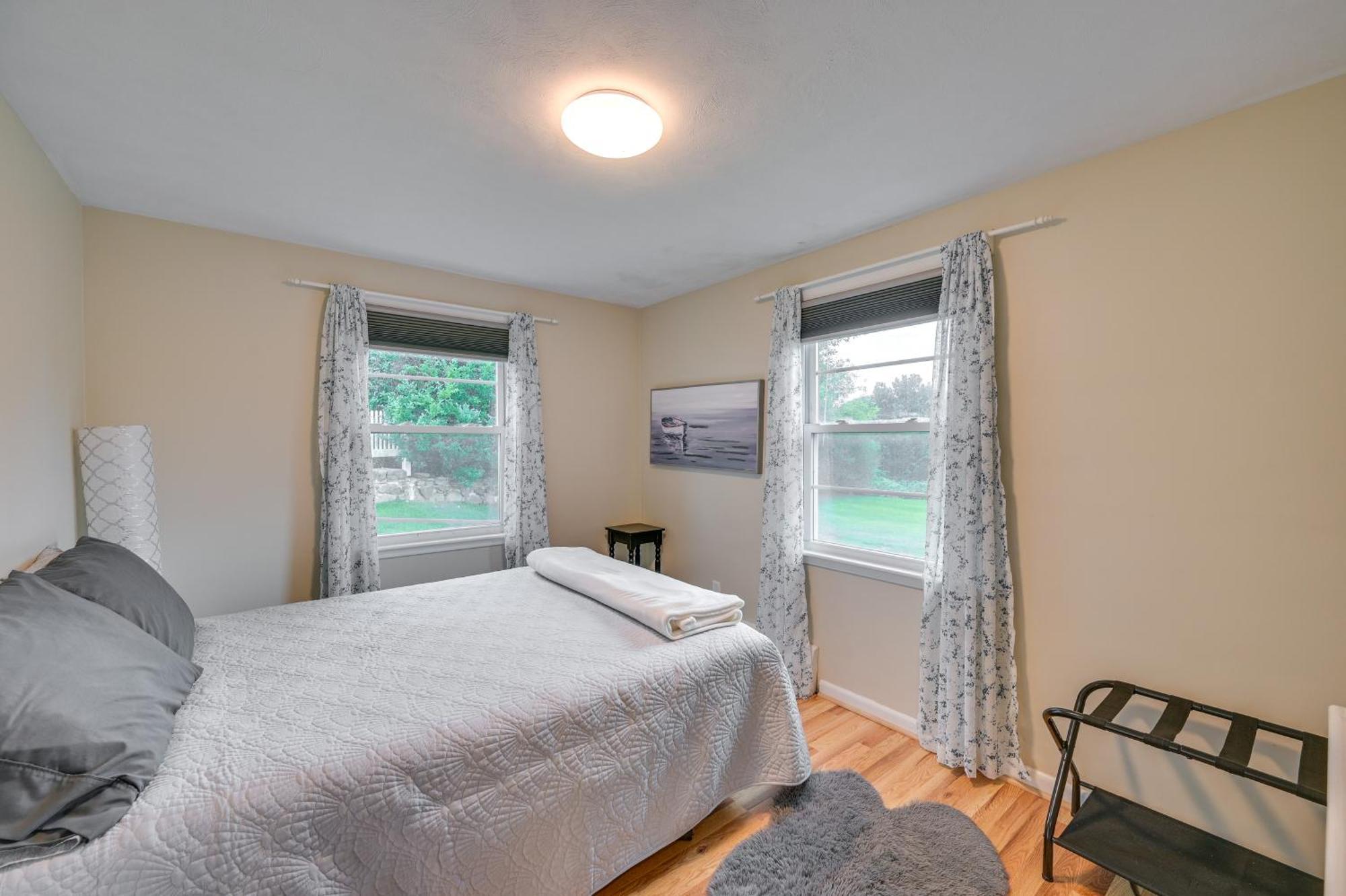Marblehead Retreat With Sprawling Yard And Gas Grill! Apartment Ngoại thất bức ảnh